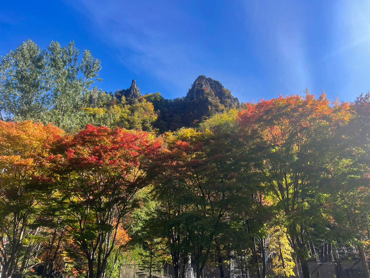 北海道上川層雲峡・ホテル大雪のスタッフによる日本一早い紅葉情報